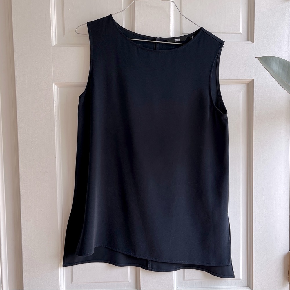 Chic navy sleeveless top